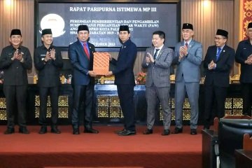DPRD Kota Palembang saat Peresmian Pemberhentian dan Pengambilan Sumpah/Janji Pergantian Antar Waktu (PAW) Anggota DPRD Kota Palembang sisa masa jabatan 2019-2024 di Ruang Rapat Istimewa DPRD Kota Palembang. Selasa (10/10/2023).