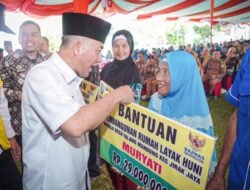 Pj Bupati Apriyadi Gelontorkan Banyak Bantuan di Jirak Jaya