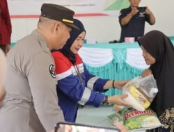 Pertamina Salurkan 100 Paket Sembako ke Dua Desa di PALI