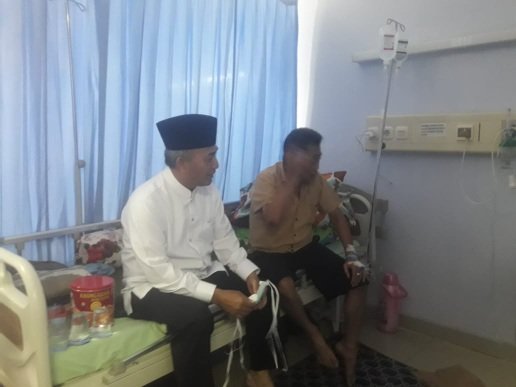 Pj Bupati Muba Besuk Ketua PWI Sumsel Kurnaidi ST SH,di RSUD Sekayu