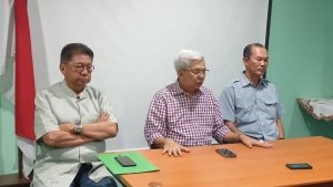 Mantan Wagub Sumsel, Mawardi Yahya (tengah), Mantan Walikota Palembang, Harnojoyo (kanan) dan Syahrial Oesman (kiri)