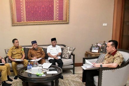 Fatoni saat menerima audiensi dari Pj Bupati Musi Banyuasin (MUBA) Apriyadi di Griya Agung, Palembang, Sumatera Selatan, Selasa (19/3/2024).