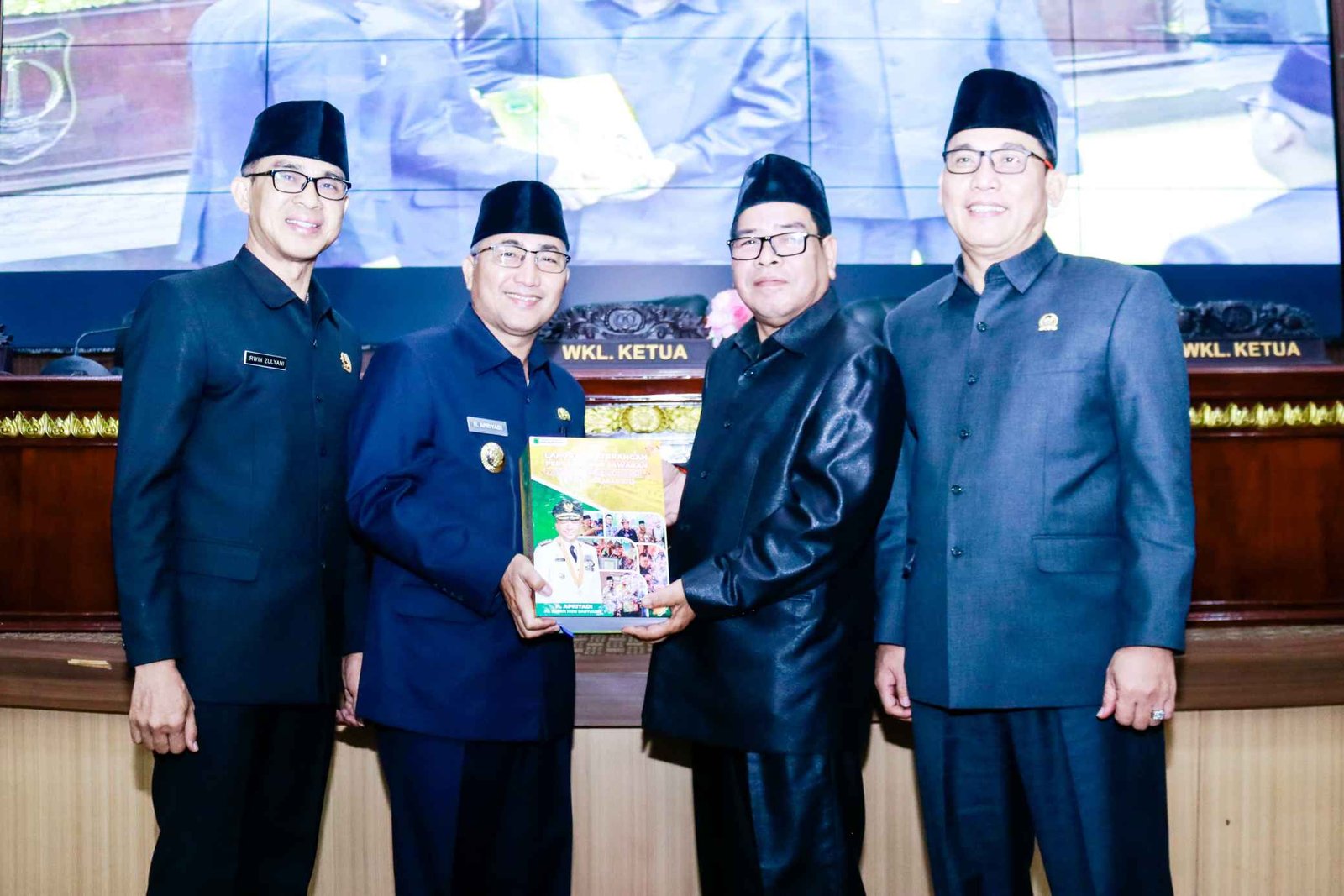 Pj) Bupati Musi Banyuasin H Apriyadi Mahmud menyampaikan Penjelasan Laporan Keterangan Pertanggungjawaban (LKPJ) Pj Bupati Muba Tahun Anggaran 2023 pada Rapat Paripurna