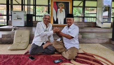 Mantan Wakil Bupati Banyuasin 2018-2023 Slamet Somosentono bersilaturahmi ke kediaman mantan Wakil Gubernur Sumsel 2018-2023 Mawardi Yahya, Jumat (22/03) siang.