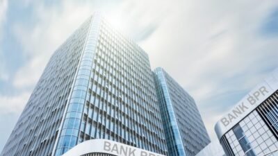 OJK Menyatakan Ada 20 Bank BPR Berpotensi Tutup di Tahun Ini--free pik.com
