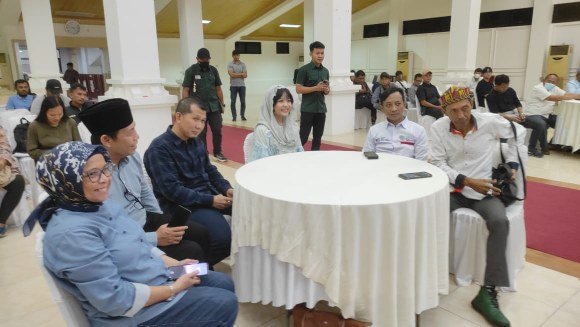 IWO Sumsel Kembali Berbagi Bingkisan Lebaran Kepada Puluhan Wartawan