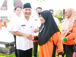 Ribuan Petugas Kebersihan dan Tukang Ojek di Muba Dapat THR dari Pj Bupati Apriyadi