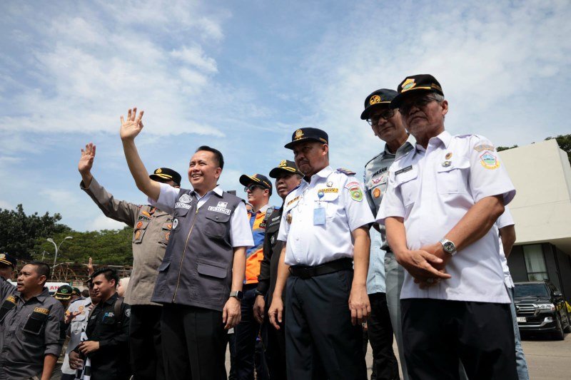 Agus Fatoni Lepas 17 Armada Bus Angkutan Mudik Gratis