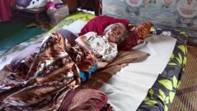 Nenek Sahidah kini hanya terbaring tak berdaya