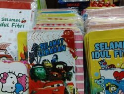 Penjualan Amplop THR Pada Momen Lebaran Meningkat