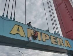 Jembatan Ampera Ditutup 2 Jam untuk Salat Id