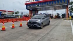 Gerbang tol Keramasan di Jalan Tol Trans Sumatra ruas Kapal Betung