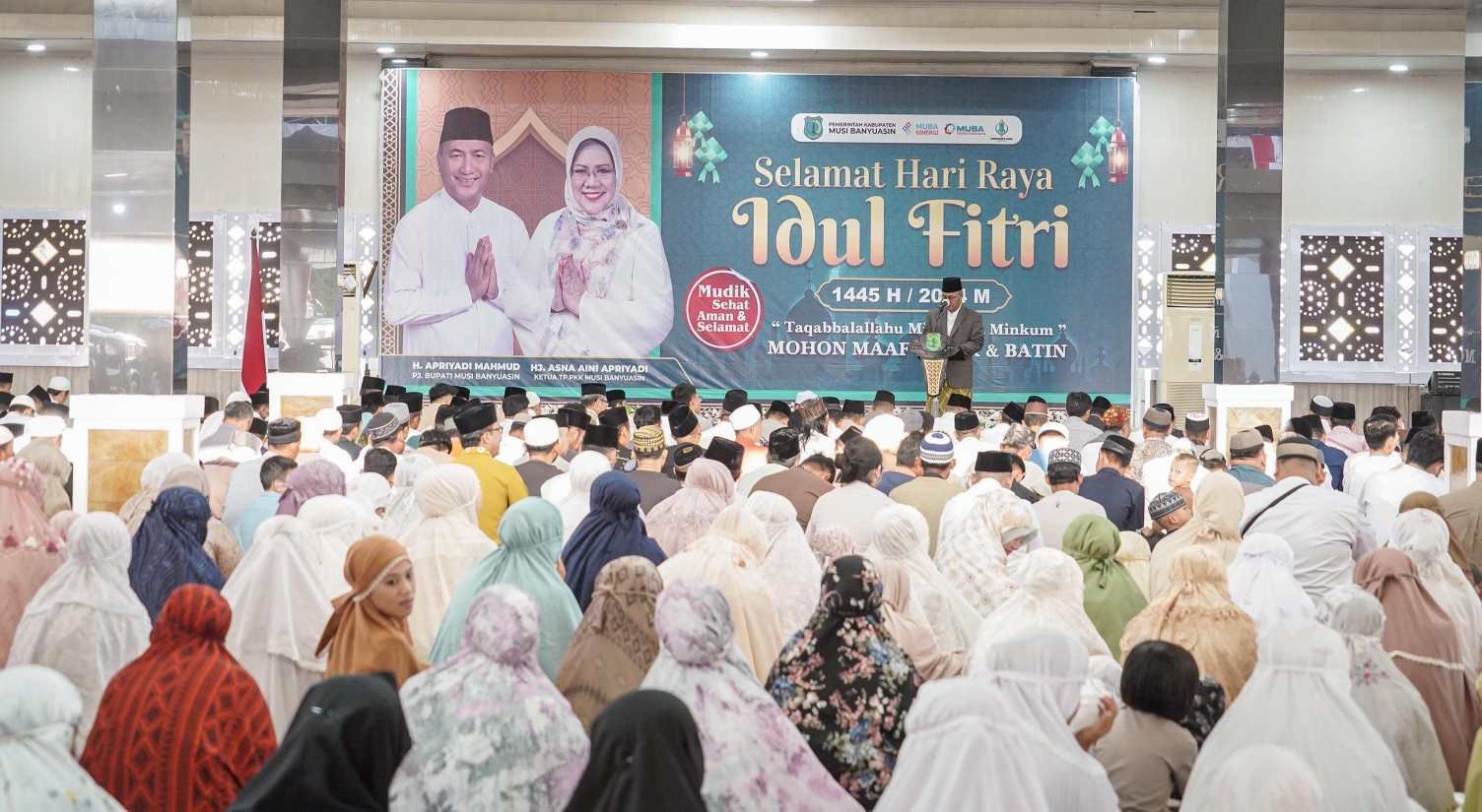 Pelaksanaan Shalat Id 1445 H/2024 M di Rumah Dinas (Rumdin) Bupati Muba.