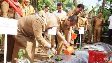 Pj. Bupati Banyuasin Launching Gertas Di SMPN II Banyuasin III