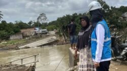 Srikandi PLN Kawal Pemulihan Pasca Banjir Bandang di Muratara 