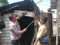 Polsek Kertapati Monitoring Bedah Rumah Nenek Sahidah
