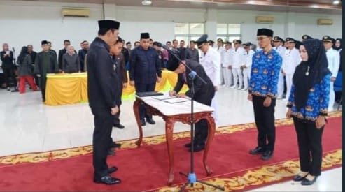 Patuhi Edaran Mendagri, Bupati OKUS Cabut SK Pelantikan