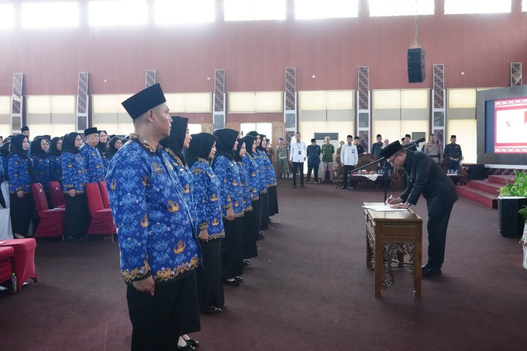 906 Tenaga Kesehatan Resmi Dilantik Pj Bupati Banyuasin