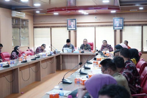 Pj Bupati Banyiasin Pimpin Rapat Penyusunan RAP MCP KPK