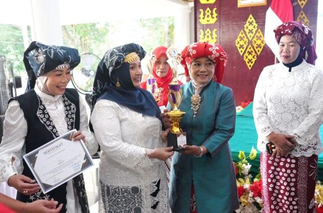 Pj Ketua TP PKK Sumsel Hadiri Peringatan Hari Kartini 2024 di Muara Enim