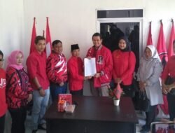 Ferdian Andreas Lacony Ambil Formulir Pilbup di PDIP