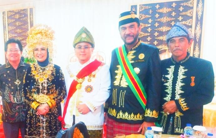 Sultan Palembang Darussalam, Sultan Mahmud Badaruddin (SMB) IV Jaya Wikrama RM Fauwaz Diradja SH M Kn usai mengikuti rapat paripurna istimewa memperingati hari jadi ke-78 Provinsi Sumatera Selatan tahun 2024, Rabu (15/5) bertempat di Ruang Rapat Paripurna DPRD Provinsi Sumsel.