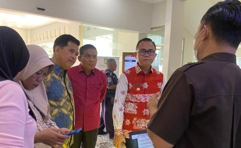 Pj Bupati Hani S. Rustam Tertarik Terhadap Mall Pelayanan Publik Kota Surakarta