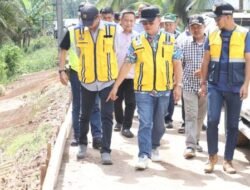 Pj. Bupati Banyuasin Tinjau Progress Ruas Jalan TAA – Sri Meranti