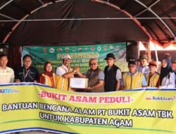 Peduli Bencana Sumbar, PTBA Salurkan Bantuan Korban Banjir Bandang