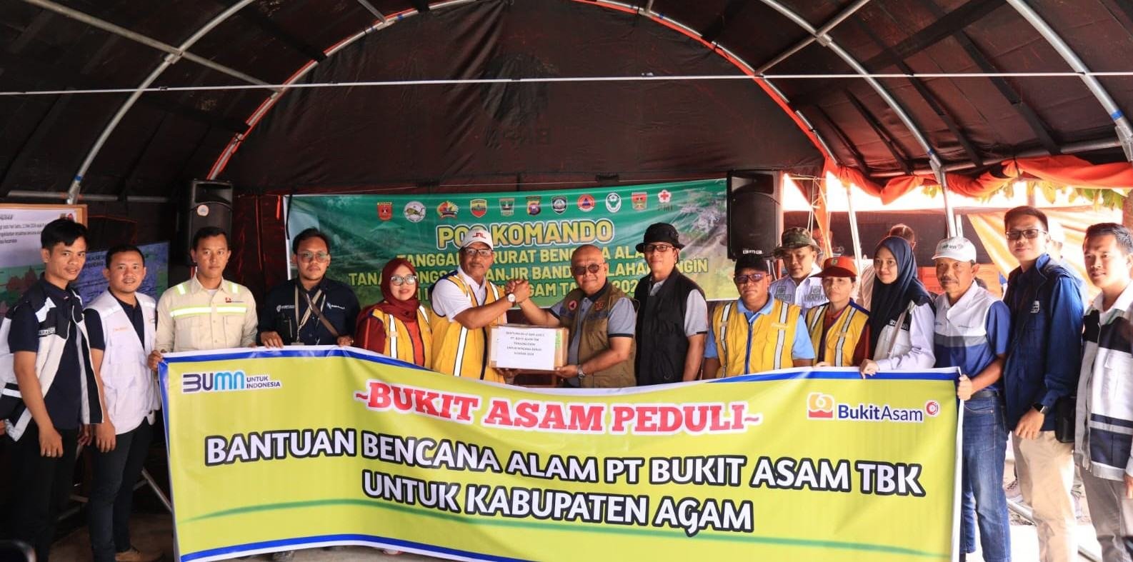 Peduli Bencana Sumbar, PTBA Salurkan Bantuan Korban Banjir Bandang