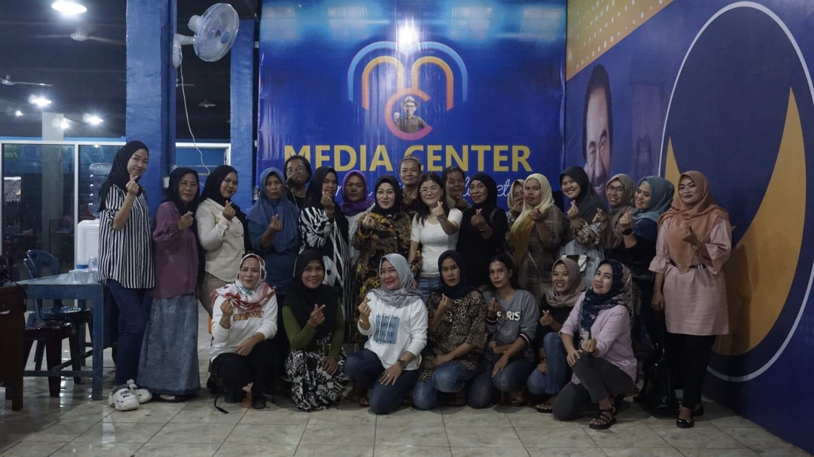 Dukung Suami Maju Pilbup, Istri Pakde Slamet Nahkodai SPBU