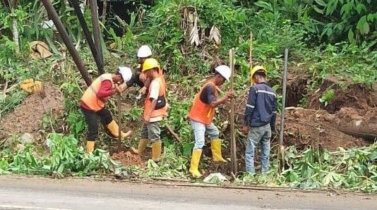PLN Kebut Perbaikan Jaringan Terdampak Banjir di OKU