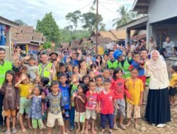 Bantuan Kemanusiaan Disalurkan PTBA untuk Korban Banjir di Ulak Pandan