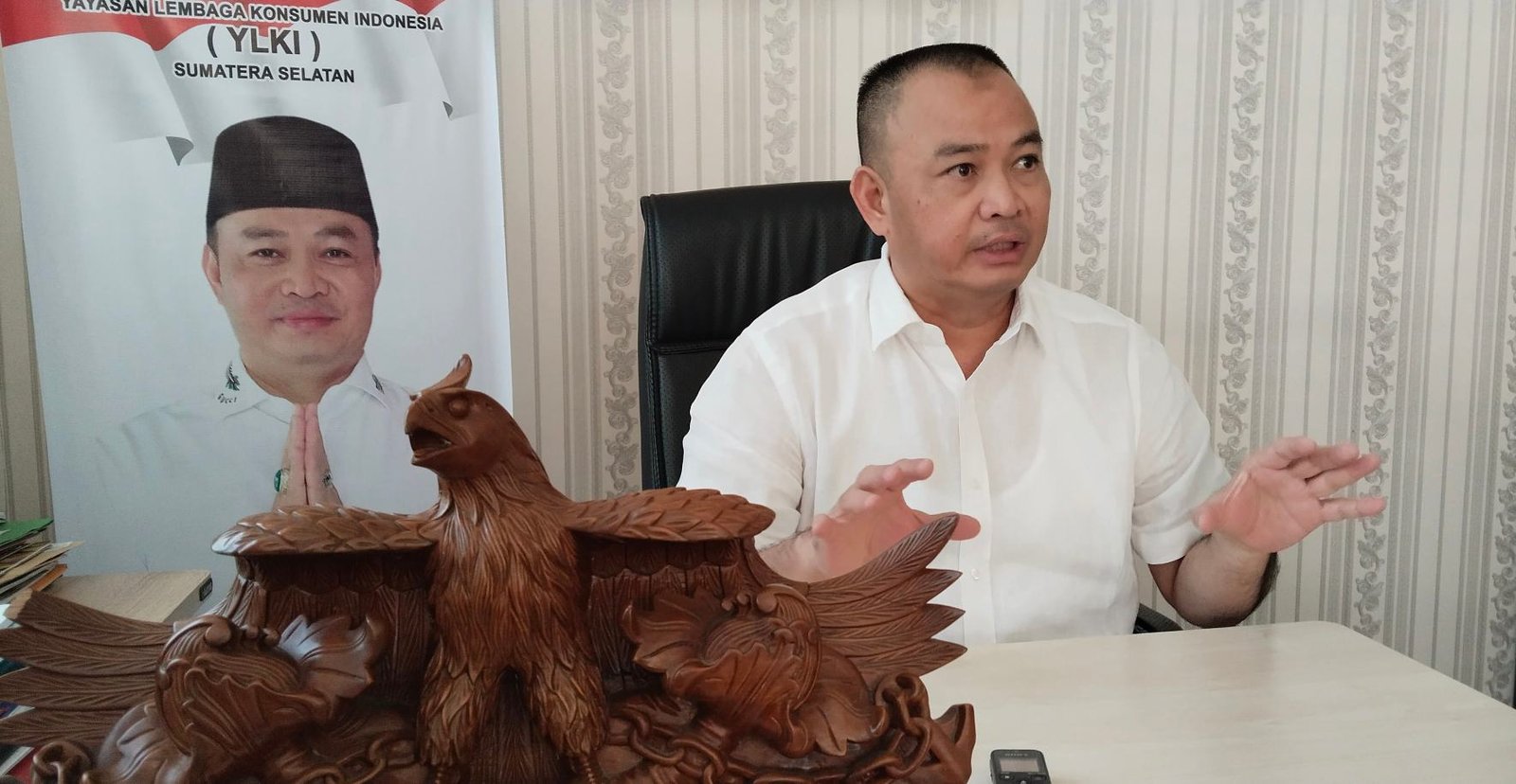 Ketua YLKI Sumsel, DR RM Taufik Husni SH MH