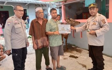 Polsek Kertapati Serahkan Hewan Kurban Dari Polrestabes Palembang