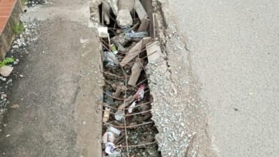 Belum Setahun Kondisi Drainase di Jalan Mataram Sudah Rusak Parah