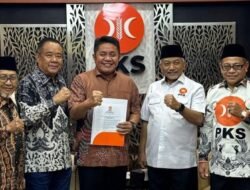 Presiden PKS Serahkan SK Bacagub dan Bacawagub Sumsel ke Herman Deru dan Cik Ujang.