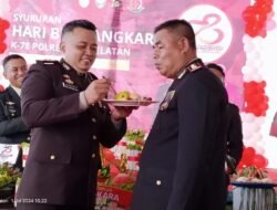 Meriahkan HUT Bhayangkara Ke-78, Polres OKU Selatan Potong Tumpeng