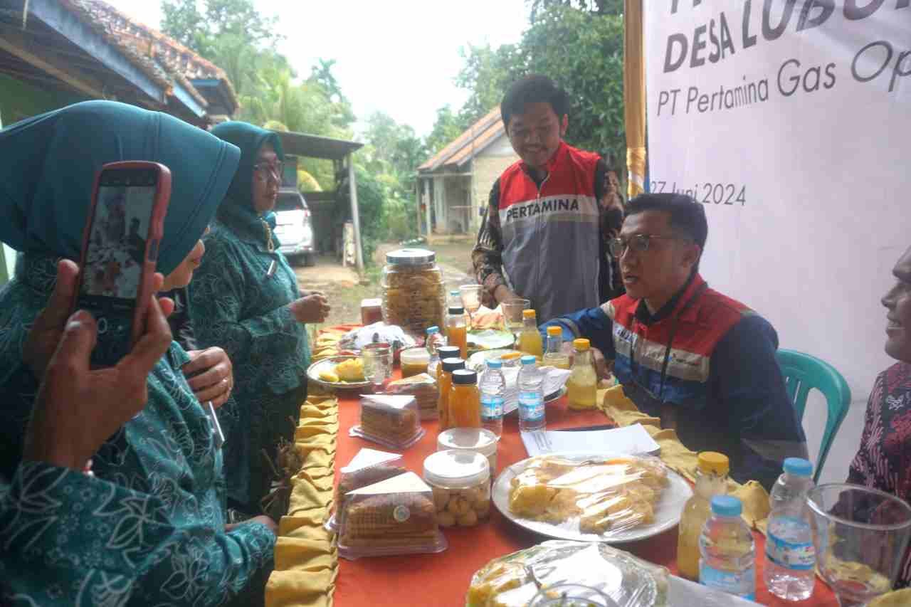 Dukung Pengembangan UMKM Desa, Pertagas Pelatihan Pengolahan Nanas Kelompok PKK Desa Lubuk Karet