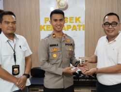 Polsek Kertapati Terima Senpira Ilegal Secara Sukarela