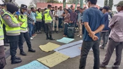 PT Pertamina Pendopo di Demo Masyarakat PALI