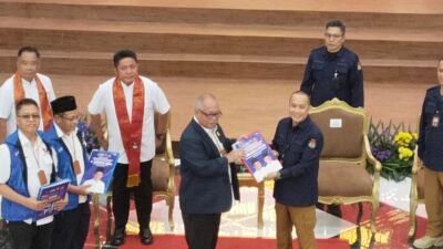 Dapat Dukungan 6 Parpol, HDCU Paslon Pertama Daftar ke KPU Sumsel