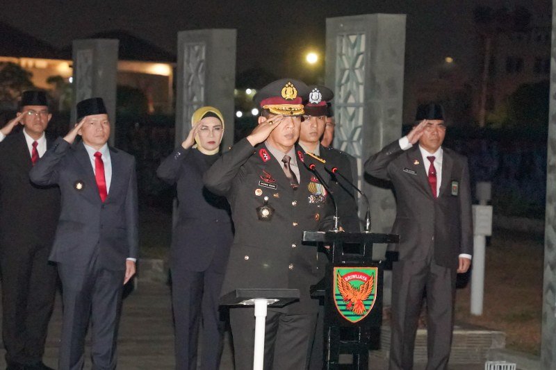 Kapolda Sumsel Pimpin Upacara Renungan Suci di TMP Kesatria Ksetra Siguntang