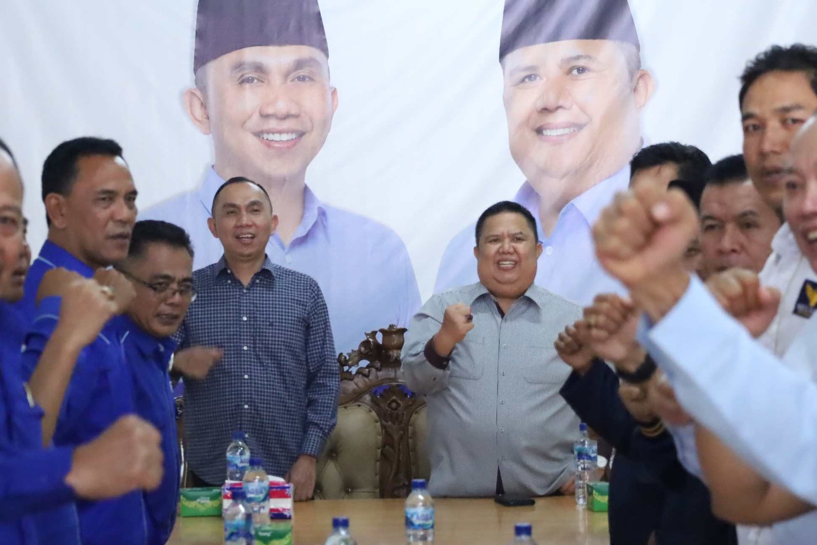 Terima B.1KWK Dua Parpol, Cakada HW Siap Mendaftar Ke KPUD OKU Selatan