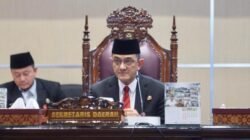 Sekda Edward Candra Dengarkan Pemandangan Umum Fraksi DPRD Sumsel Terhadap Raperda Perubahan APBD Tahun 2024 