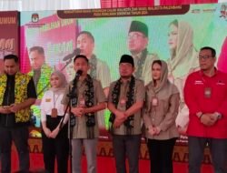 Ratu Dewa – Prima Salam Pasangan Terakhir Daftar ke KPU Palembang