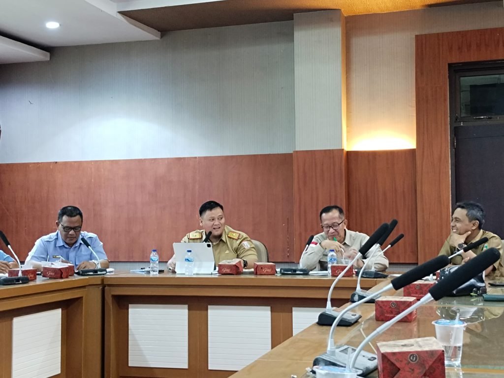 Sekda Banyuasin Erwin: “DLH Banyuasin Terus Pantau Penambangan Pasir Di Sepanjang Sungai Musi,”