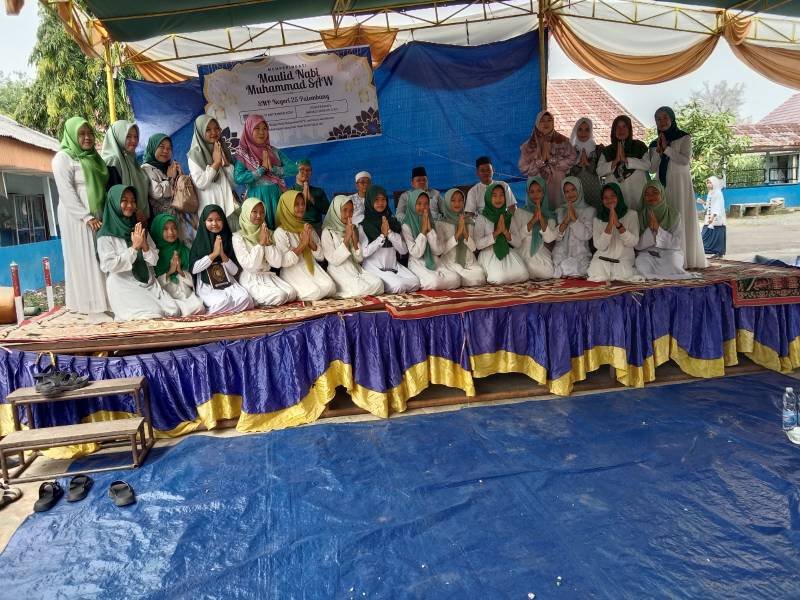 SMP Negeri 25 Palembang Menggelar Peringatan Maulid Nabi Muhammad SAW