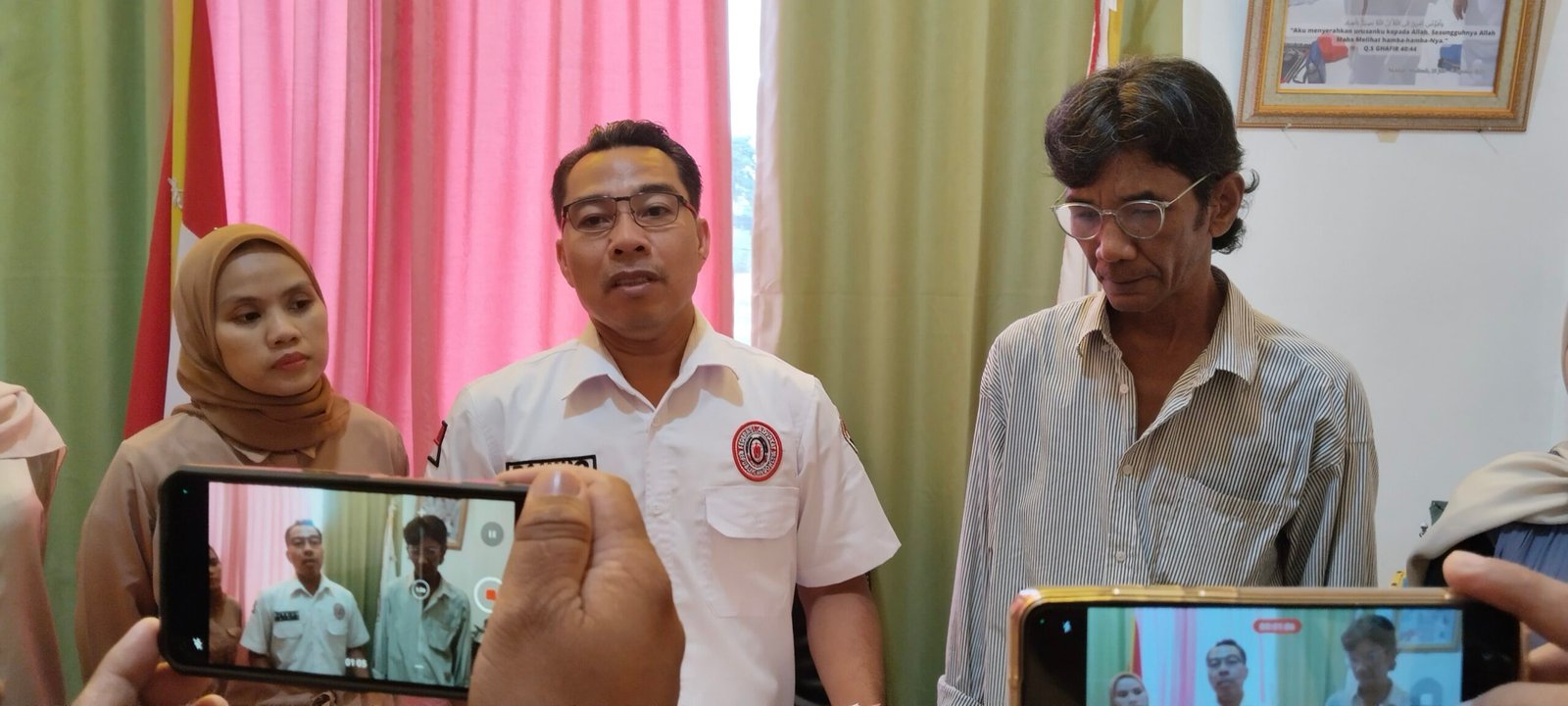 Buruh Harian Lepas Minta Keadilan Untuk Istrinya yang Masih Ditahan