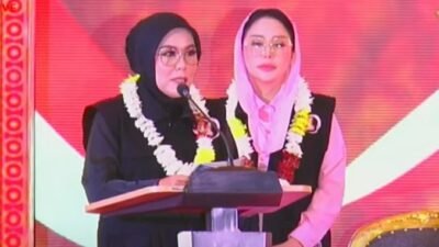 Calon Wali Kota dan Wakil Wali Kota Palembang, Fitrianti Agustinda dan Nandriani saat debat Pilwako Palembang.